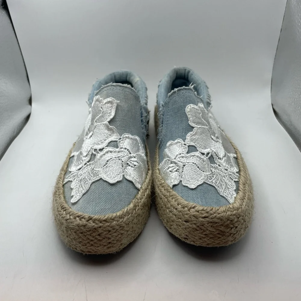 Blowfish white floral espadrilles women’s 6